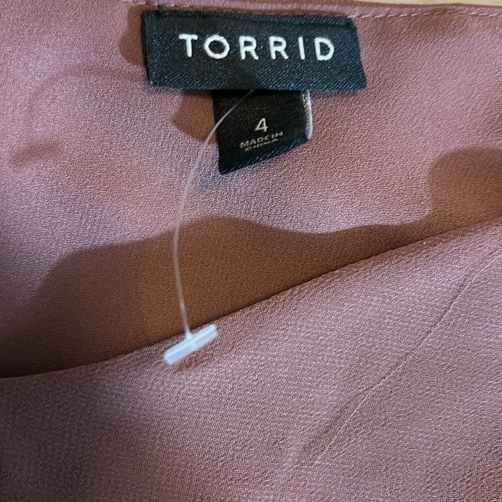 TORRID l sleeveless tank blouse 4 - Picture 4 of 5